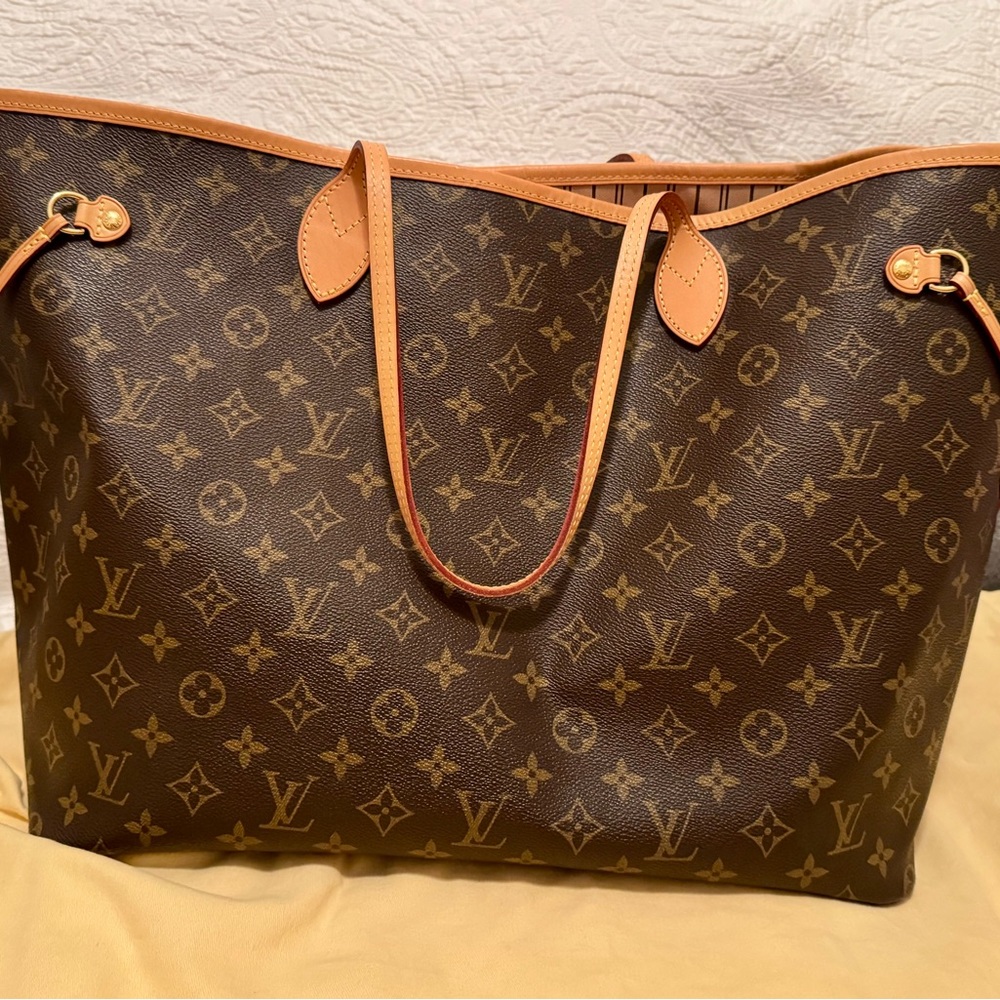 Louis Vuitton Neverfull GM Monogram Tote - Picture 2 of 16